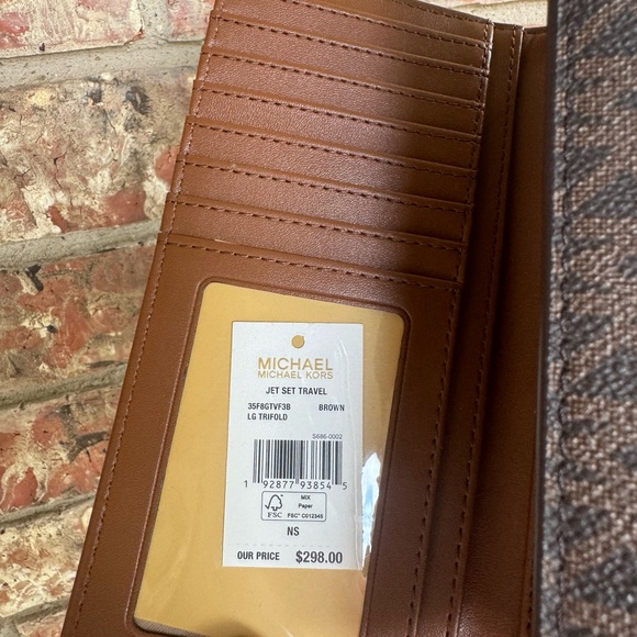 Michael Kors wallet - Picture 4 of 5